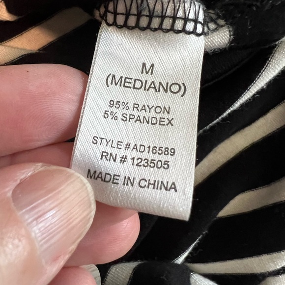 Black and white striped, bodycon sleeveless midi dress - Picture 8 of 8